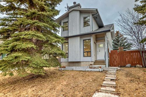 6740 Temple Drive Ne, Home with 3 bedrooms, 1 bathrooms and null parking in Calgary AB | Card Image