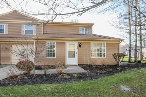 53 Privet Ln, Northfield, OH, 44067-2884 | Card Image