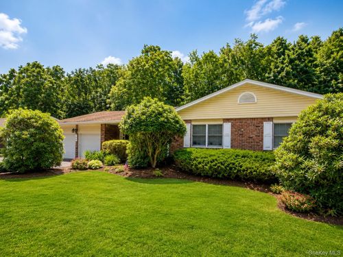 114 Washington Boulevard, Smithtown, NY, 11725 | Card Image