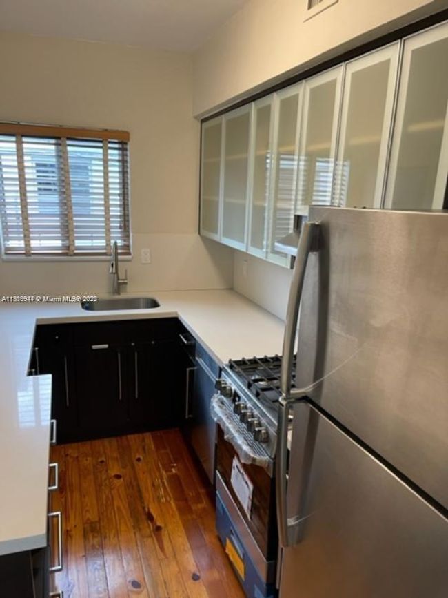 APT-2C - 1140 Venetian Way, Home with 1 bedrooms, 1 bathrooms and null parking in Miami Beach FL | Image 7