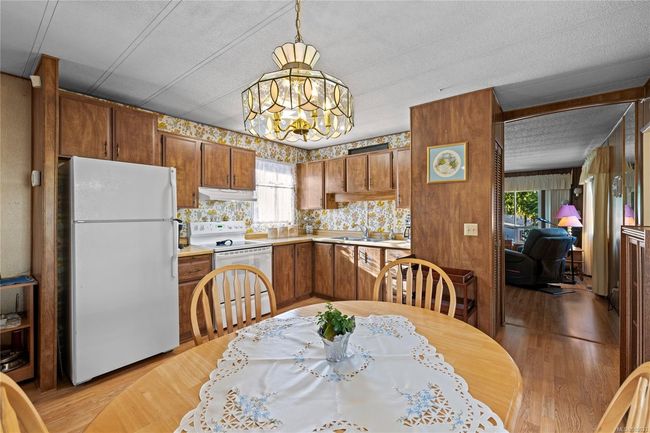 12 - 575 Arbutus St, House other with 2 bedrooms, 1 bathrooms and 2 parking in Qualicum Beach BC | Image 15