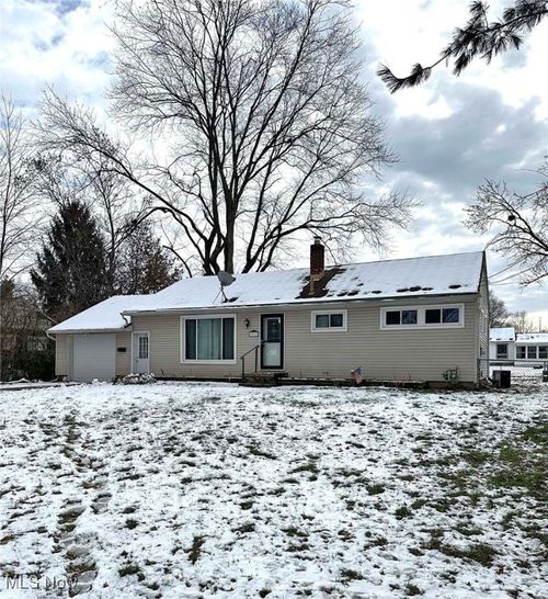 1912 40th St Ne, Canton, OH, 44705-2706 | Card Image