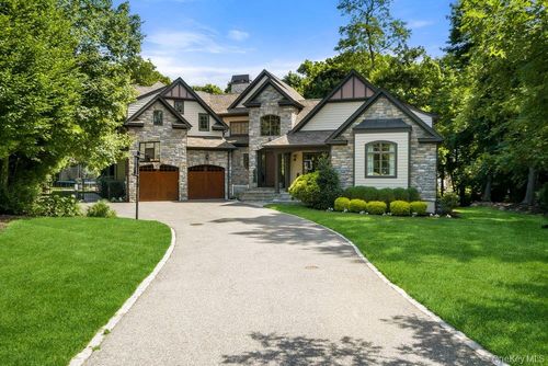 5 Buckingham Ct, Syosset, NY, 11791-4632 | Card Image