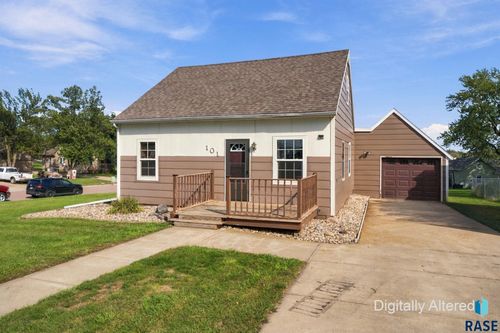 101 S Lincoln St, Humboldt, SD, 57035-2170 | Card Image