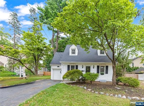 335 River Rd, New Milford, NJ, 07646-1815 | Card Image