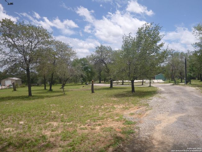 1125 Clear Lake Loop, House other with 1 bedrooms, 1 bathrooms and null parking in Poteet TX | Image 15