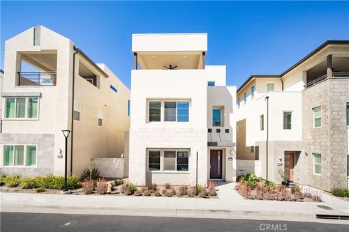 27516 Golden Currant Pl, Valencia, CA, 91381-2119 | Card Image