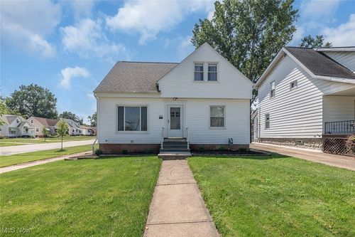 5401 Velma Ave, Parma, OH, 44129-1524 | Card Image
