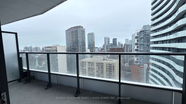 2517 - 85 Wood St, Condo with 2 bedrooms, 1 bathrooms and null parking in Toronto ON | Image 9