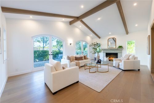 17153 Adlon Rd, Encino, CA, 91436-3816 | Card Image