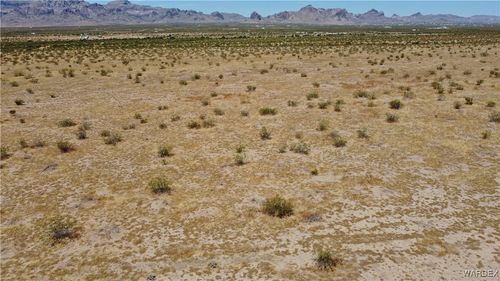 3 S Kingman Trail, Golden Valley, AZ, 86413 | Card Image