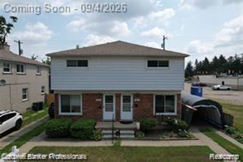 1812 N Center St, Royal Oak, MI, 48073-4157 | Card Image