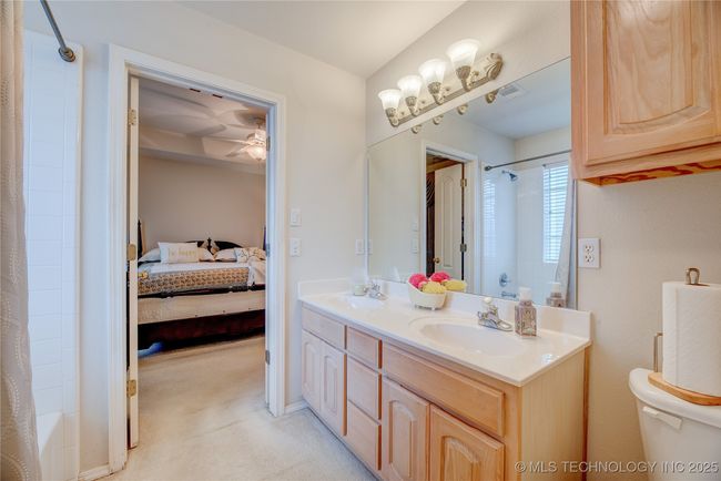 19608 E 39 Th Pl S, House other with 3 bedrooms, 2 bathrooms and null parking in Broken Arrow OK | Image 16