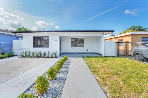 2221 Charleston St, Hollywood, FL, 33020-1229 | Card Image