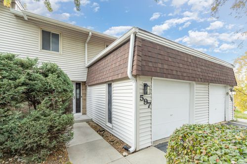 597 Eric Way, Bolingbrook, IL, 60440-1324 | Card Image