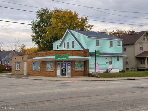 2405 Youngstown Rd Se, Warren, OH, 44484-4320 | Card Image