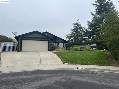 1748 Pine Ct, Oakley, CA, 94561-2266 | Card Image