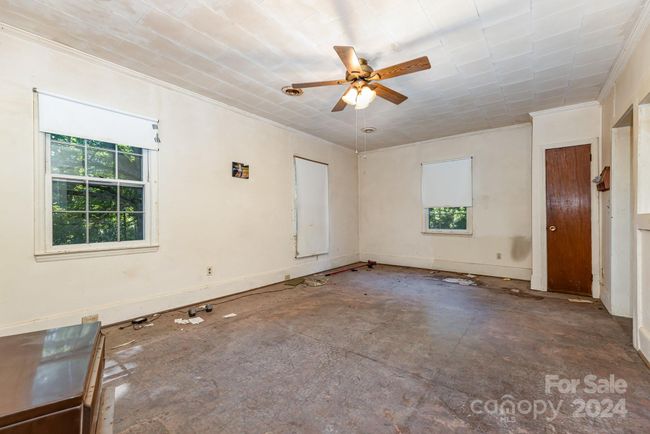 146 Osborne St, House other with 3 bedrooms, 1 bathrooms and null parking in Jonesville NC | Image 5