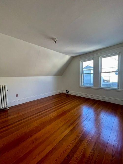 2-27 Willis St, Boston, MA, 02125-1944 | Card Image