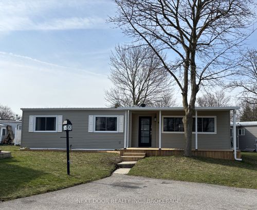 46 St Andrews Pl, Grand Bend, ON, N0M1T0 | Card Image
