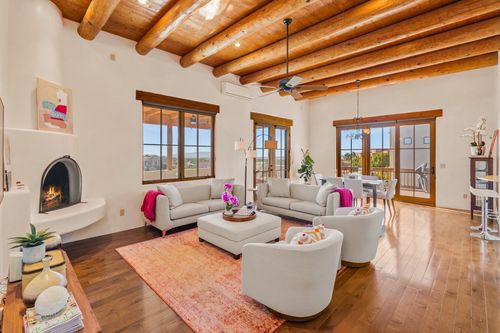 69 Avenida Frijoles, Santa Fe, NM, 87507-3431 | Card Image