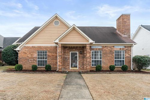 111 Stratshire Ln, PELHAM, AL, 35124-2711 | Card Image