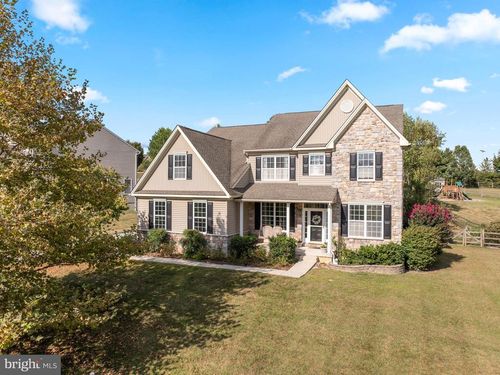 105 Bridle Path Ln, COATESVILLE, PA, 19320-4545 | Card Image