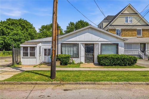 2318 Niagara St, Niagara Falls, NY, 14303-1825 | Card Image