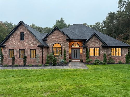 70 Colonial Dr, Shrewsbury, MA, 01545-1544 | Card Image