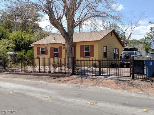 5 Castalia St, Blue Diamond, NV, 89004-9809 | Card Image