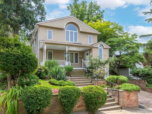 3 Woodland Avenue, Oyster Bay, NY, 11547 | Card Image
