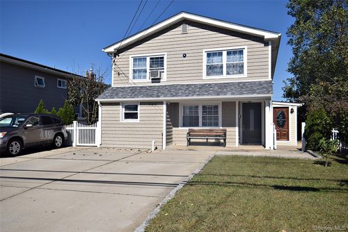 436 Herzel Blvd, West Babylon, NY, 11704-3711 | Card Image