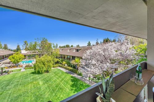 d207-2140 Santa Cruz Ave, Menlo Park, CA, 94025-4375 | Card Image