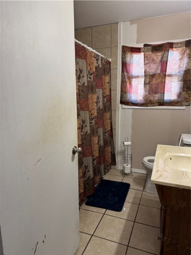 208 W Plasuela St, House other with 3 bedrooms, 1 bathrooms and null parking in Refugio TX | Image 6