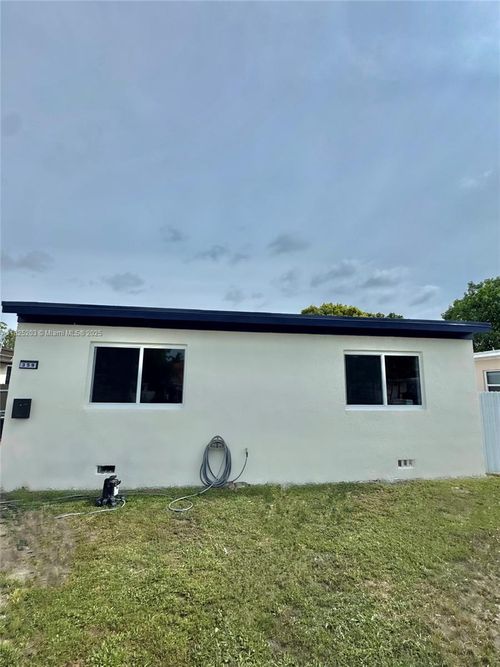 359 E 46th St, Hialeah, FL, 33013-1837 | Card Image
