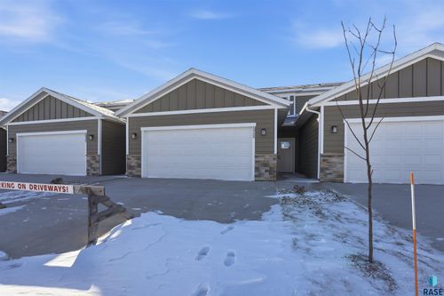 5937 S Whisper Creek Pl, Sioux Falls, SD, 57108-3098 | Card Image