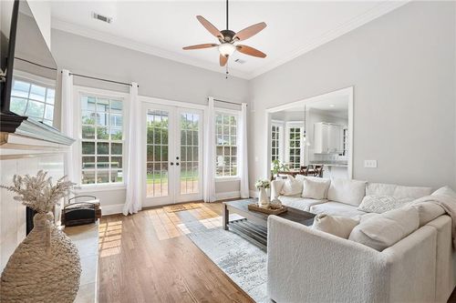 2265 Valley Brook Way Ne, Brookhaven, GA, 30319-5240 | Card Image