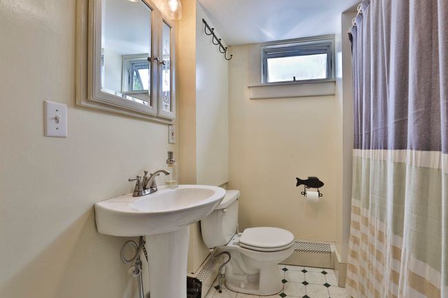 377 Main St, House other with 3 bedrooms, 2 bathrooms and null parking in Francestown NH | Image 33