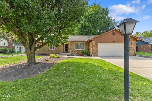 286 N Peterman Rd, Greenwood, IN, 46142-8552 | Card Image