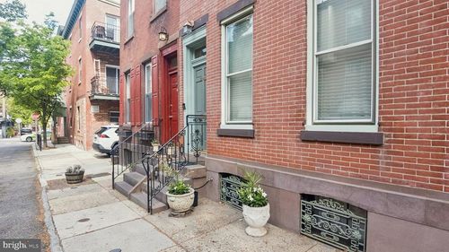 2049 Appletree St, PHILADELPHIA, PA, 19103-1409 | Card Image
