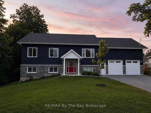 146 Mary St, Creemore, ON, L0M1G0 | Card Image