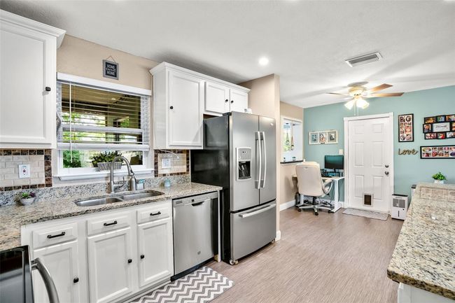 1092 Sousa Dr, House other with 2 bedrooms, 2 bathrooms and null parking in LARGO FL | Image 8