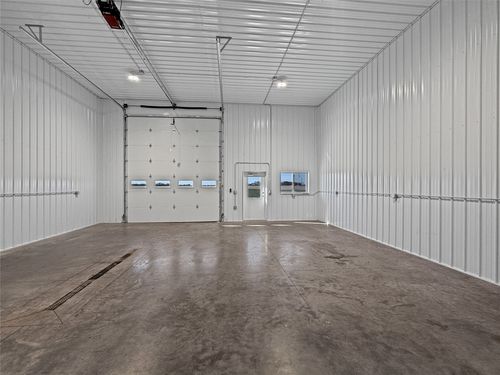 3-606 Stagecoach, Grinnell, IA, 50112 | Card Image