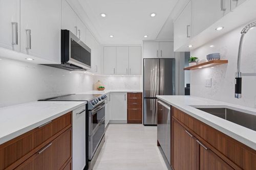 305-4101 Yew St, Vancouver, BC, V6L3B7 | Card Image