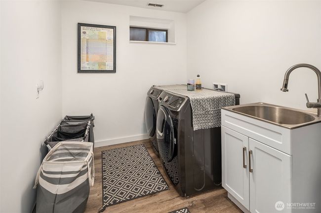 8475 Se 45 Th St, House other with 4 bedrooms, 3 bathrooms and 2 parking in Mercer Island WA | Image 26