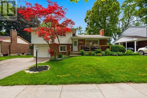 653 Viscount Rd, London, ON, N6J2Y4 | Card Image