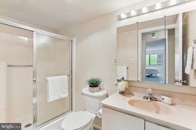 1-424 - 15101 Interlachen Dr, Condo with 2 bedrooms, 2 bathrooms and null parking in SILVER SPRING MD | Image 23