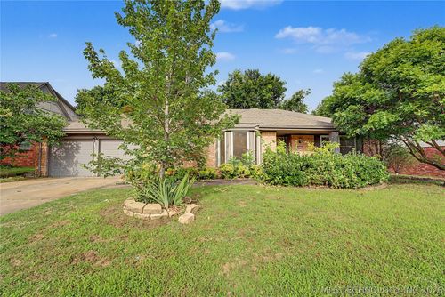 5235 S 69th East Ave, Tulsa, OK, 74145-7621 | Card Image