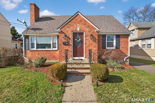 64 Cromwell St, Hartford, CT, 06114-3007 | Card Image