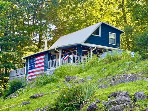 131 Phoenix Ln, Speedwell, TN, 37870-8219 | Card Image